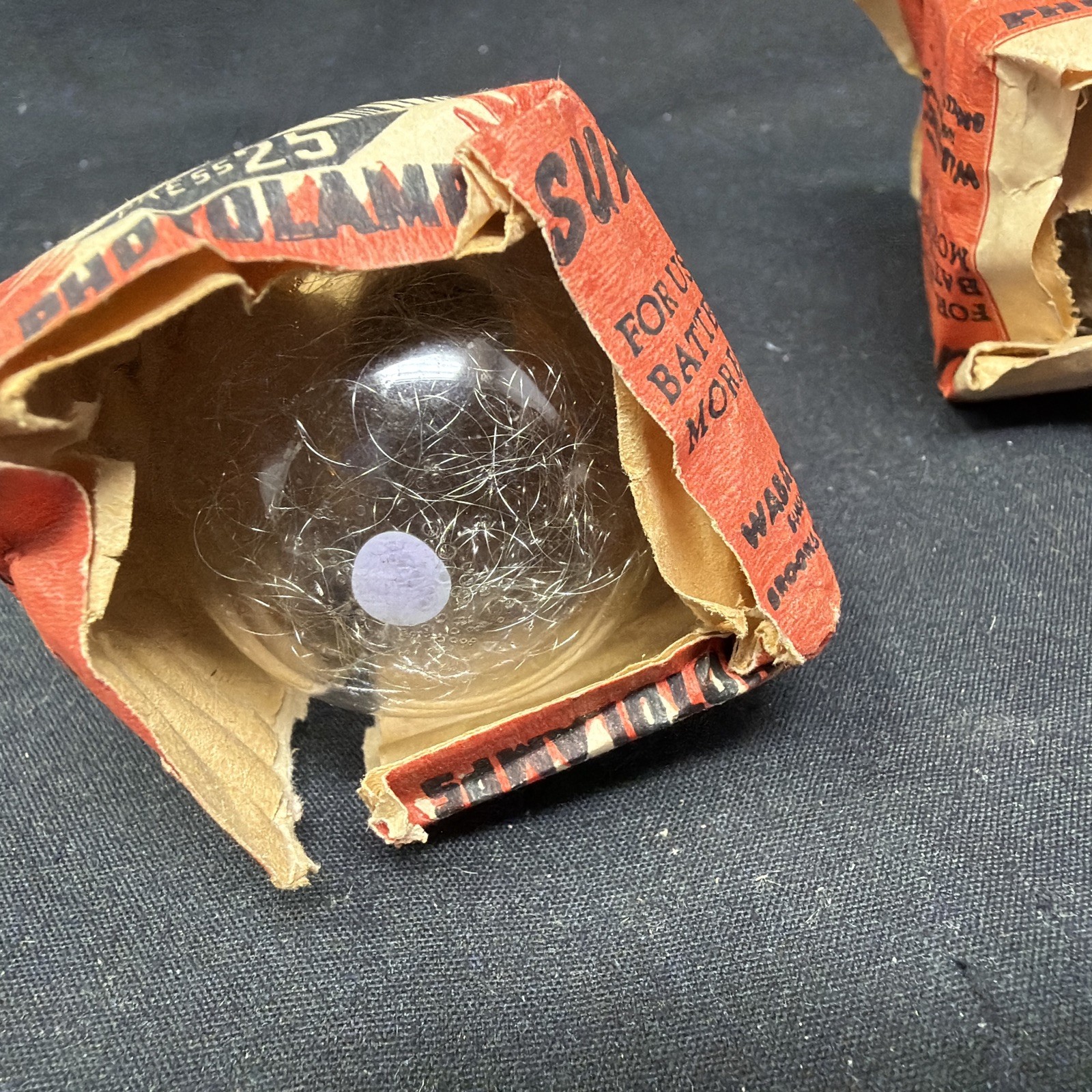 Vintage Wabash Superflash Press No 25 Flashbulbs – 2 Bulbs – New Old Stock