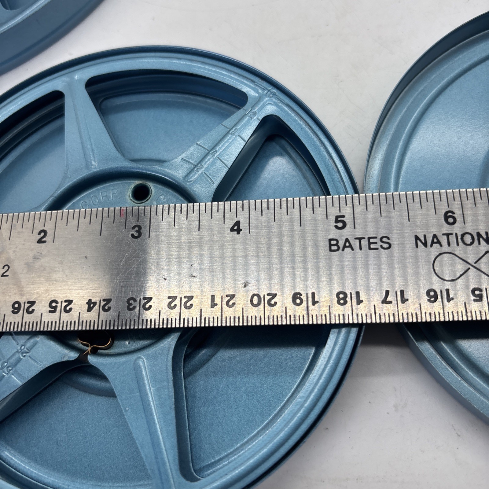 Lot Of 6 Compco 8mm 200′ metal movie reels-cans -carrying Case BLUE EUC Vintage