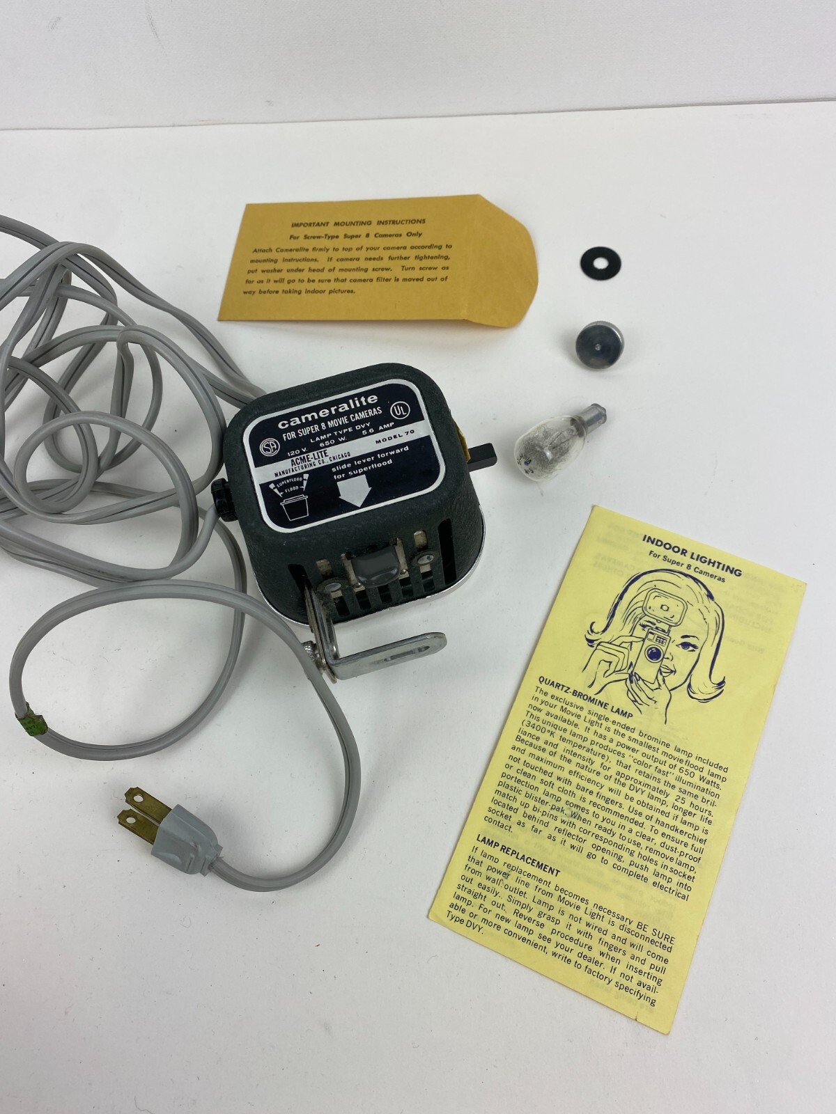 Vintage Cameralite 70 Acme-Lite Movie Camera Light for Super 8 Cameras EUC