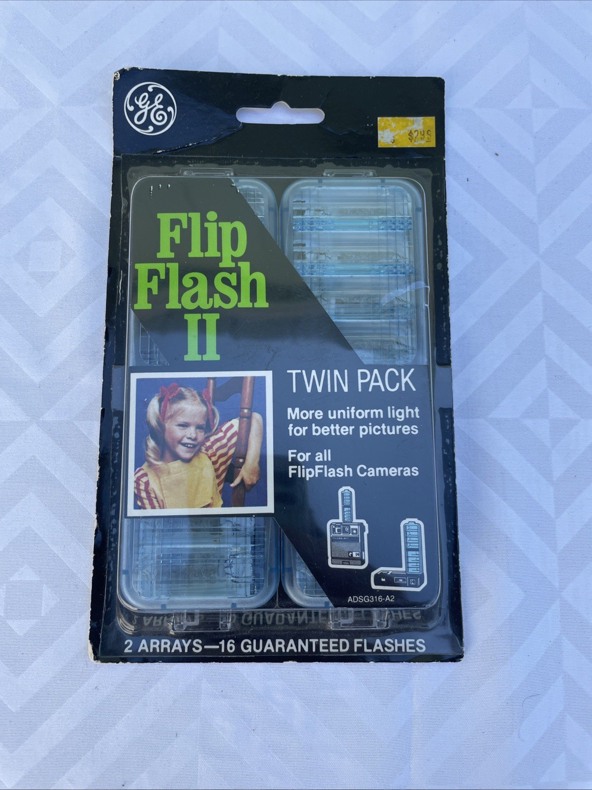 GE Flip Flash II Twin Pack Original Packaging 16 Flashes New Old Stock