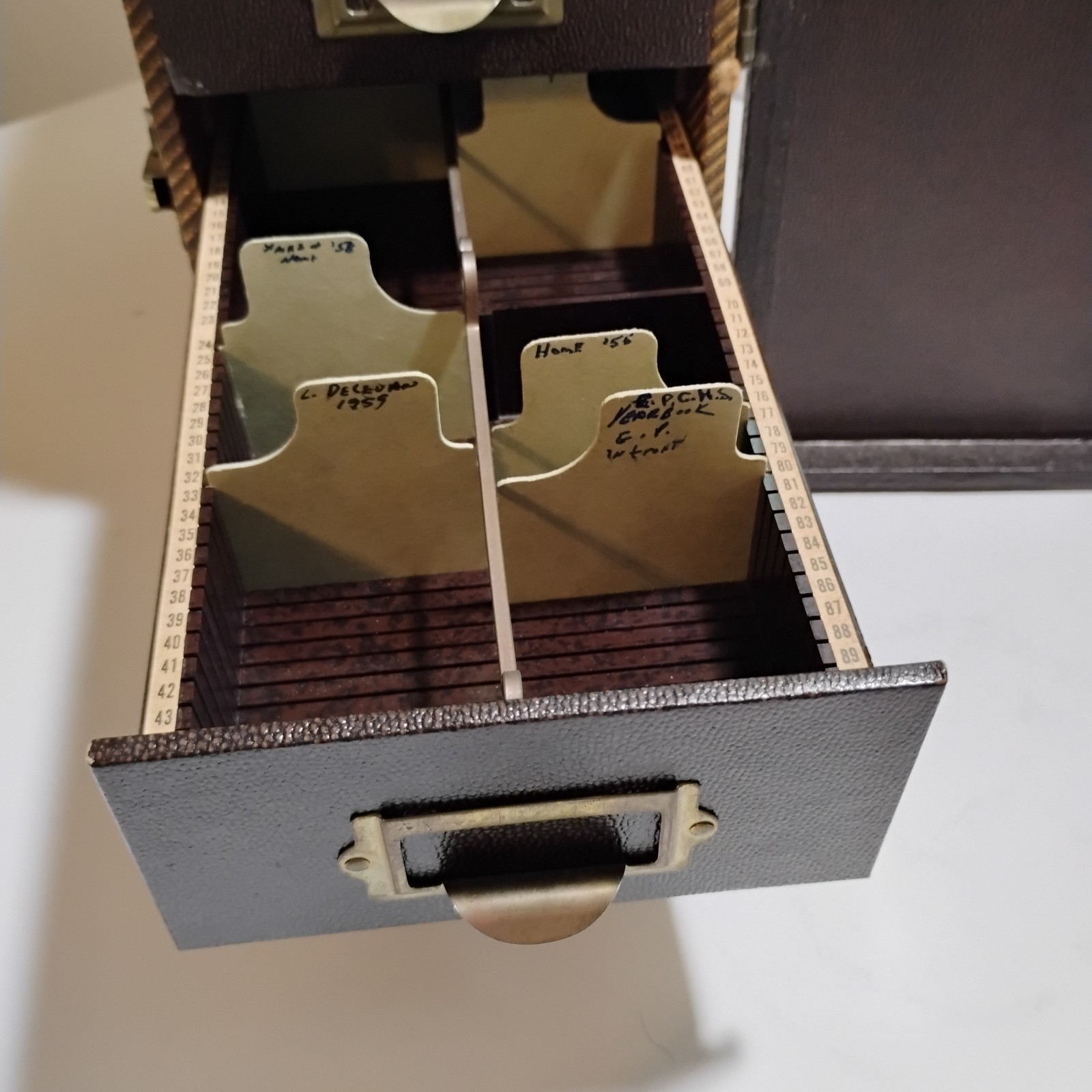 VINTAGE BARNETT & JAFFE SLIDE HOLDER CASE
