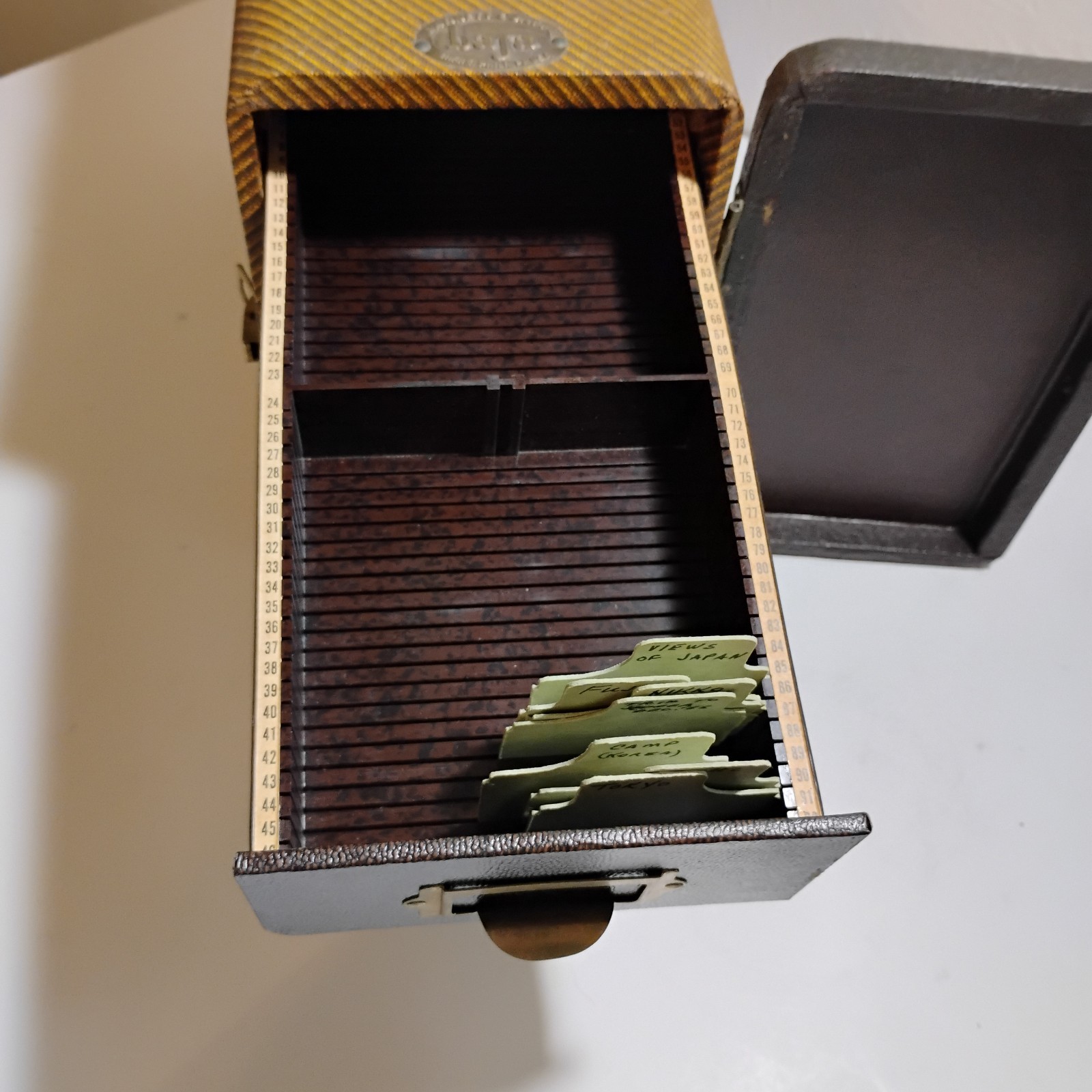 VINTAGE BARNETT & JAFFE SLIDE HOLDER CASE