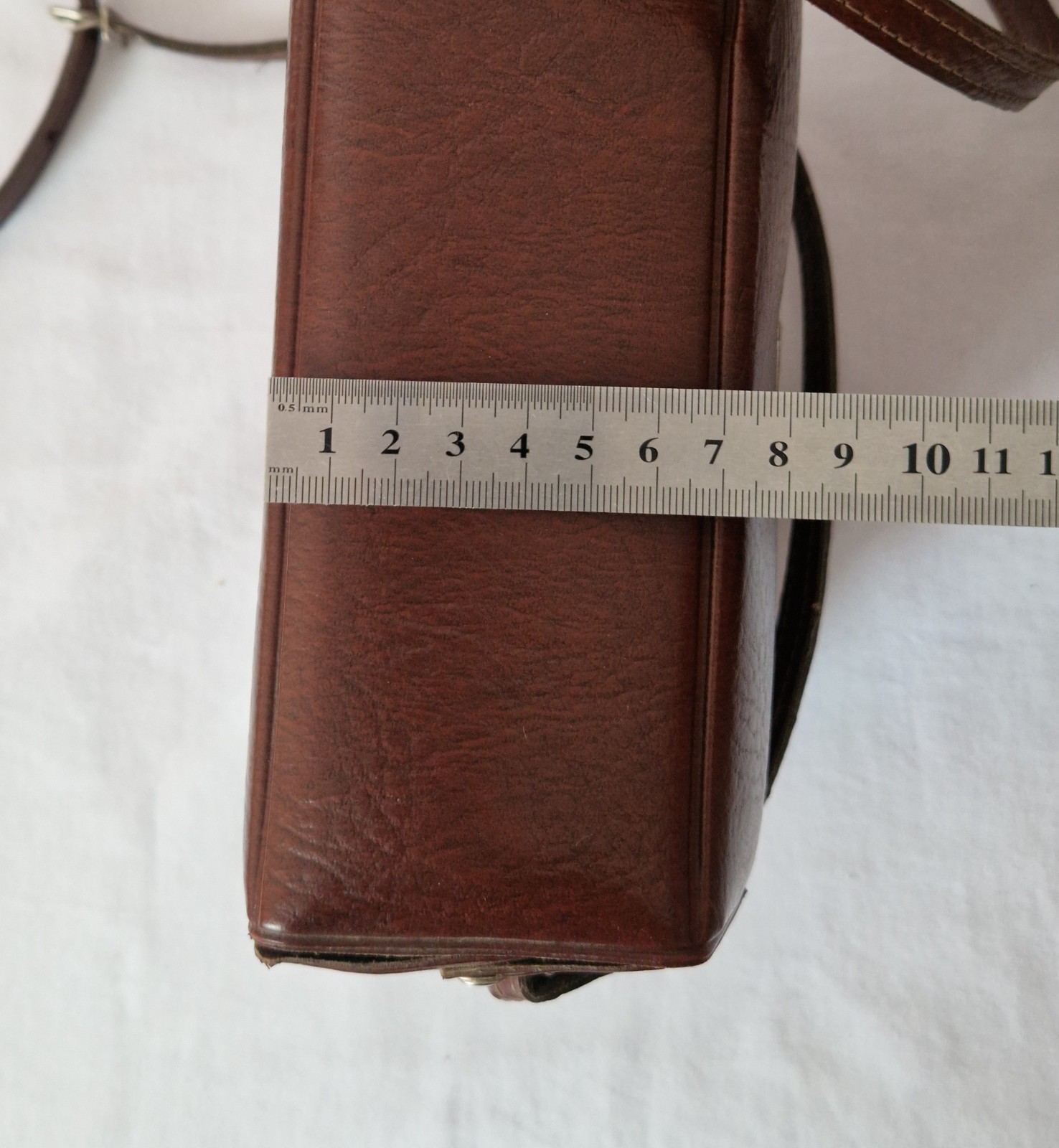Vintage Soviet Camera Flash “Chaika” USSR 1970s – Fully Working / Leather Case