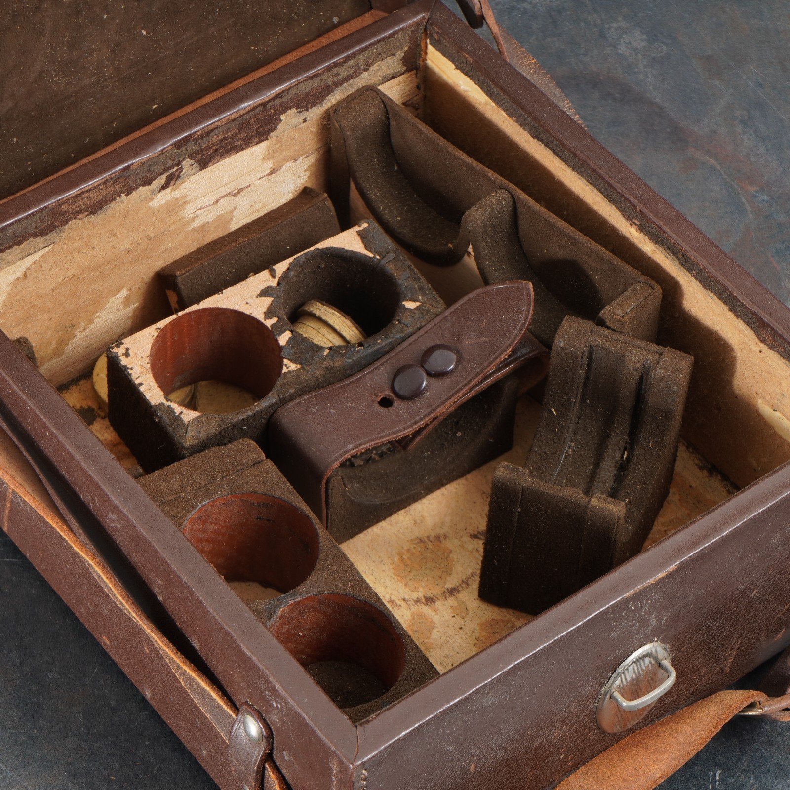 :Leica Original Brown Leather System/Outfit Case for Screw Mount Cameras (Read)