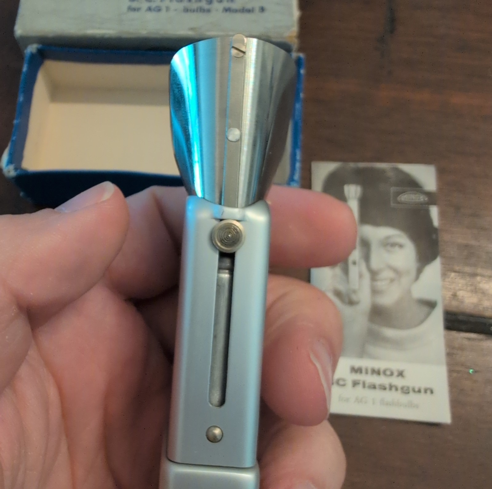 Minox B.C. Flashgun Model B for AG-1 Flashbulbs w/ Case Box Great Shape