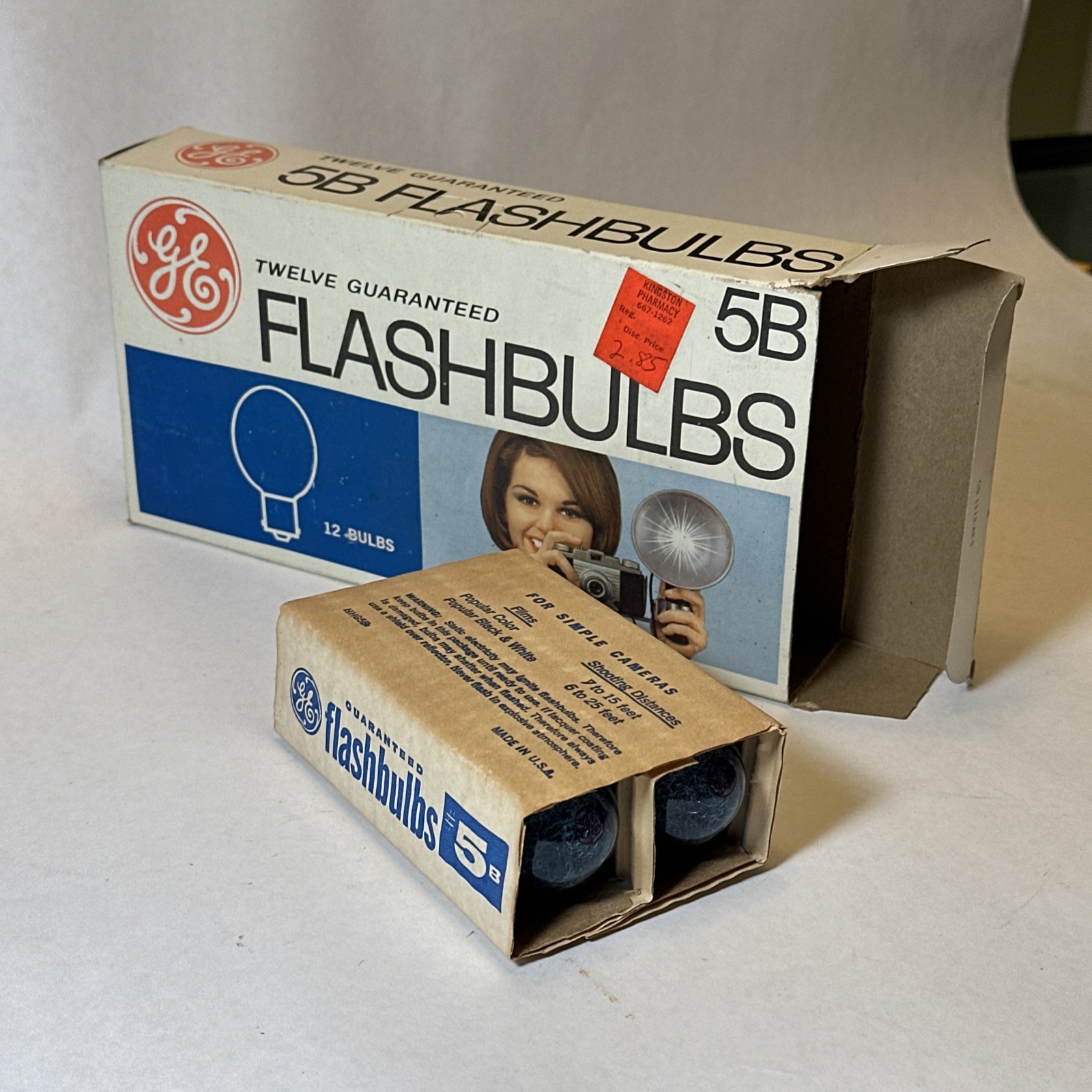 Vintage GE GENERAL ELECTRIC 5B Camera Flashbulbs 12 Bulbs Kingston Pharmacy