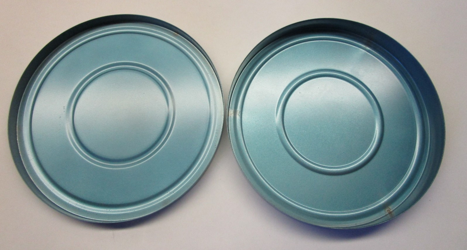 Vintage Compco Corp. 8mm/200ft 5” Blue Film Reel Canister and Reel