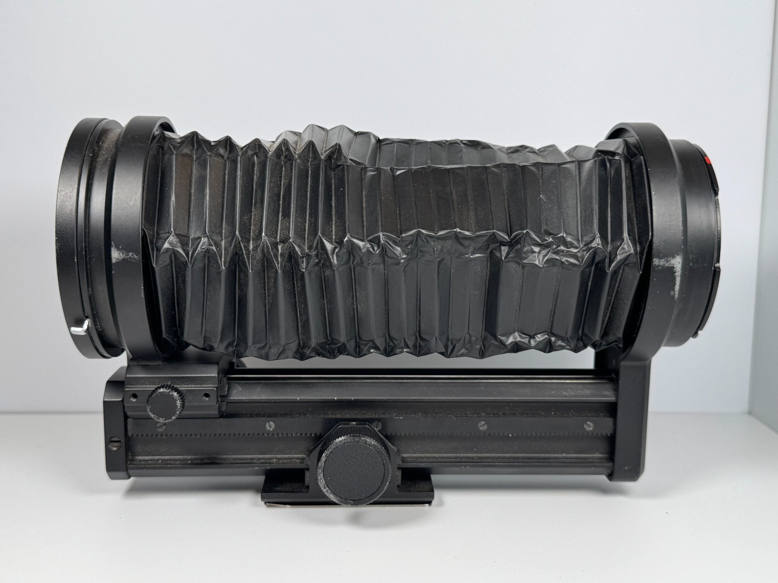Hasselblad 135mm Macro Extension Bellows for 135mm F/5.6 Lenses w/Slider #B27