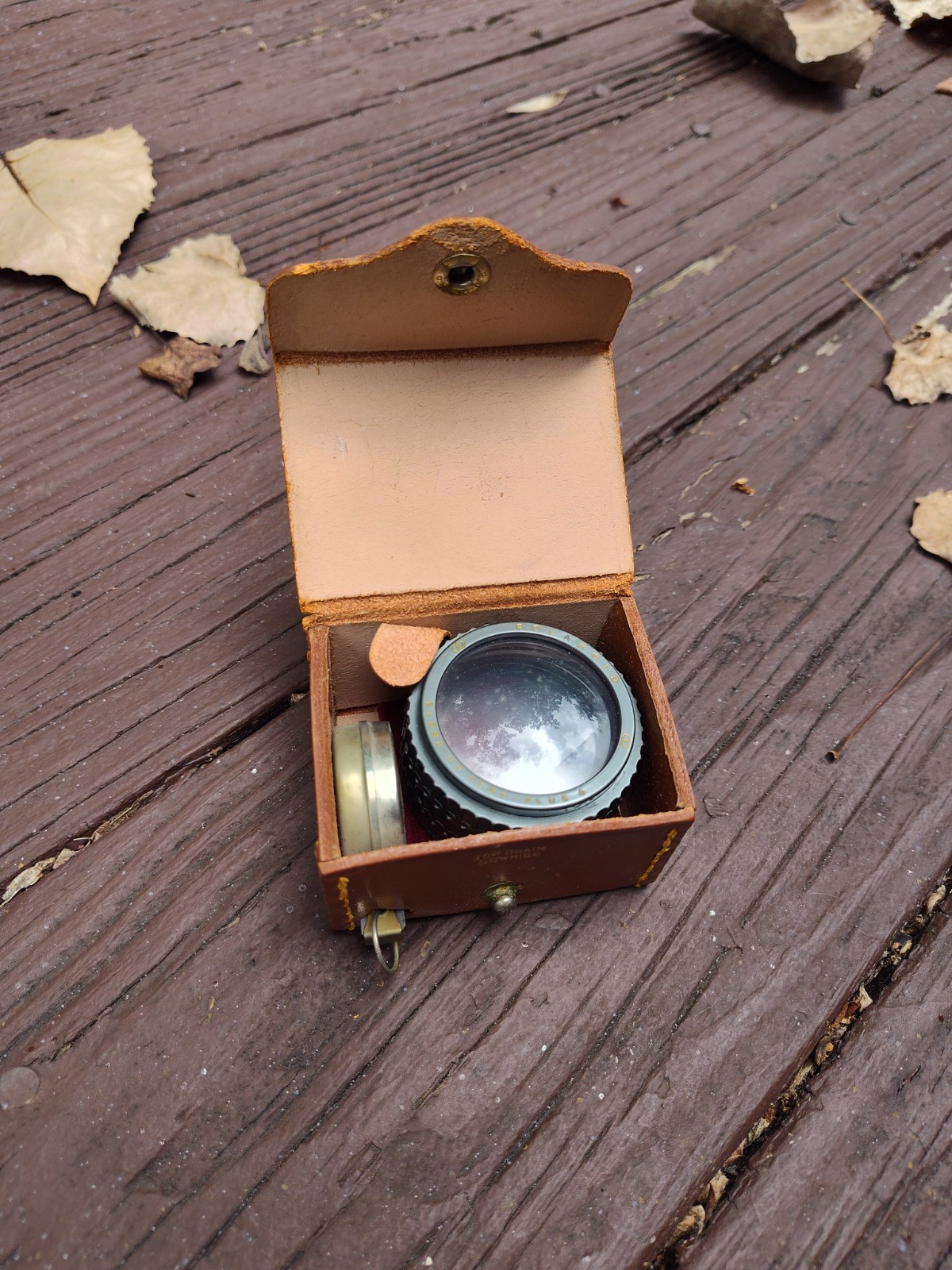 Vtg Polaroid Close Up Lens Plus 1 Kit with Leather Case & Measure Tape Camera
