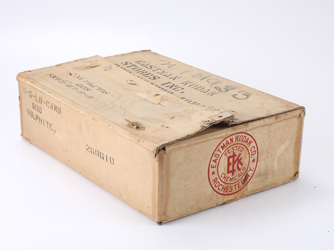 KODAK EMPTY SHIPPING BOX, FOR SIX 5LB CANS OF SOD. SULPHITE/cks/195898