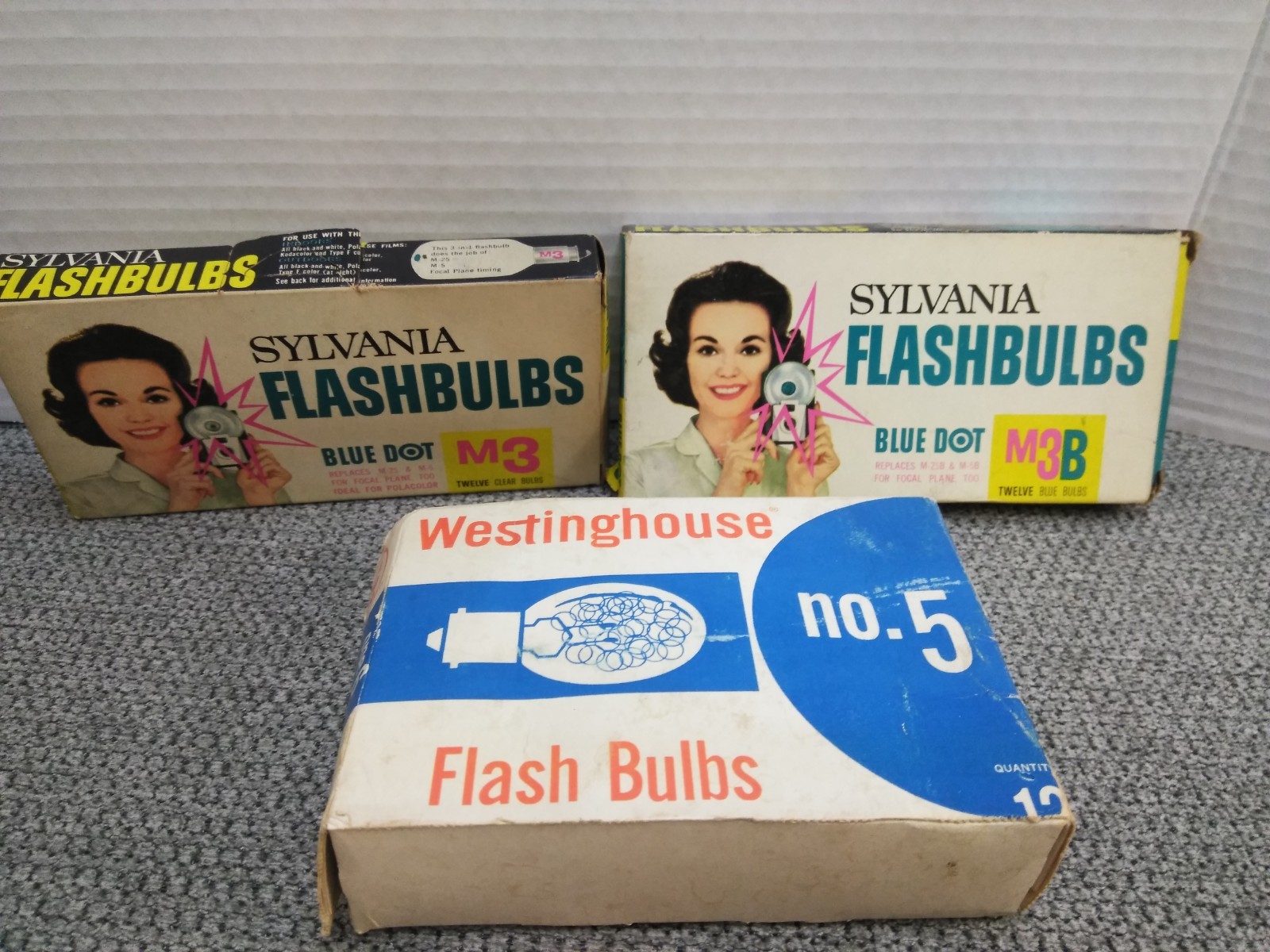 Sylvania Blue Dot M3B, M3 Flashbulbs 12 Blue Bulbs EA & WESTINGHOUSE #5 6 BULB