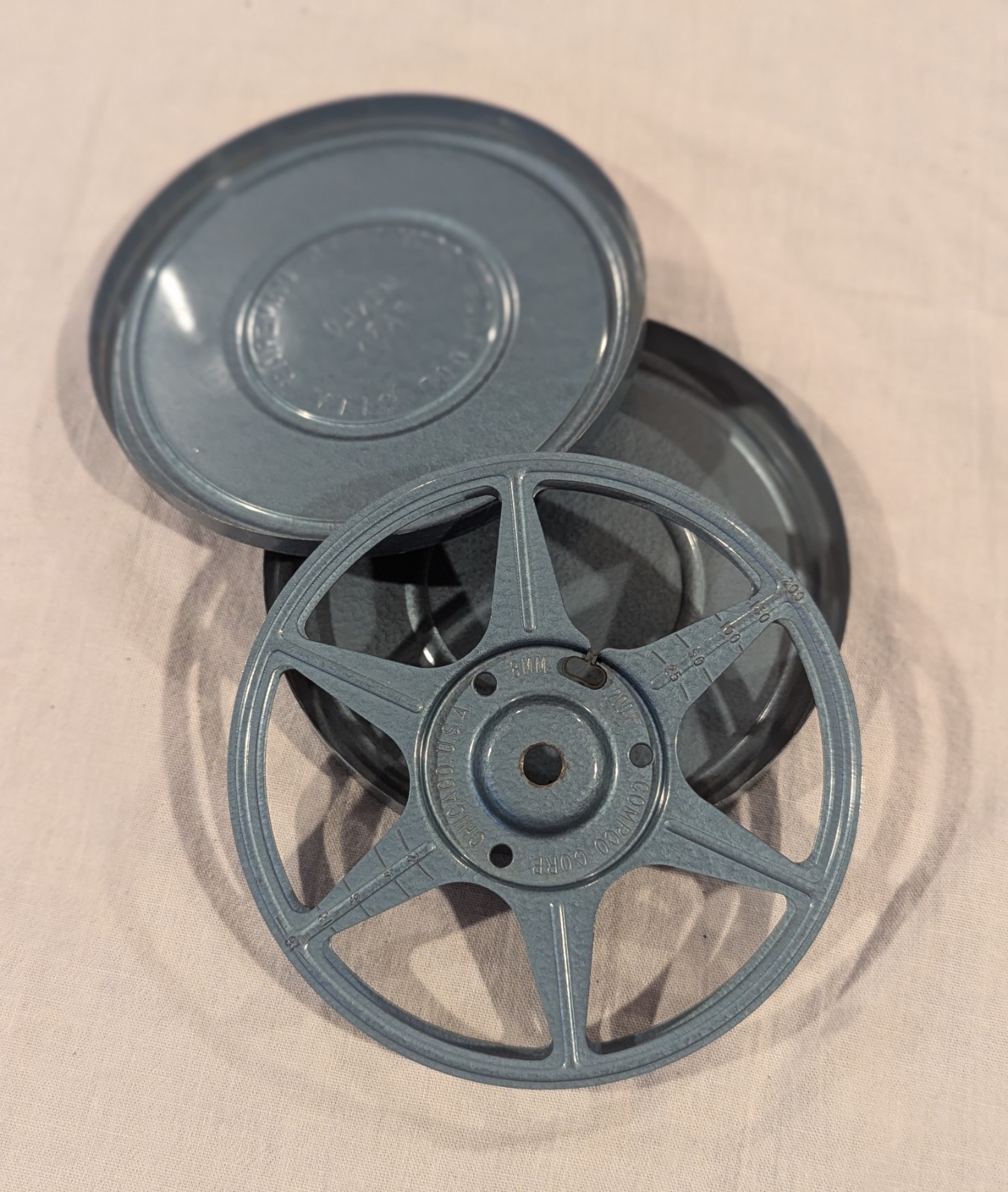 Vintage Compco Corp. 8mm/200ft 5” Blue Film Reel Canister and Reel Universal
