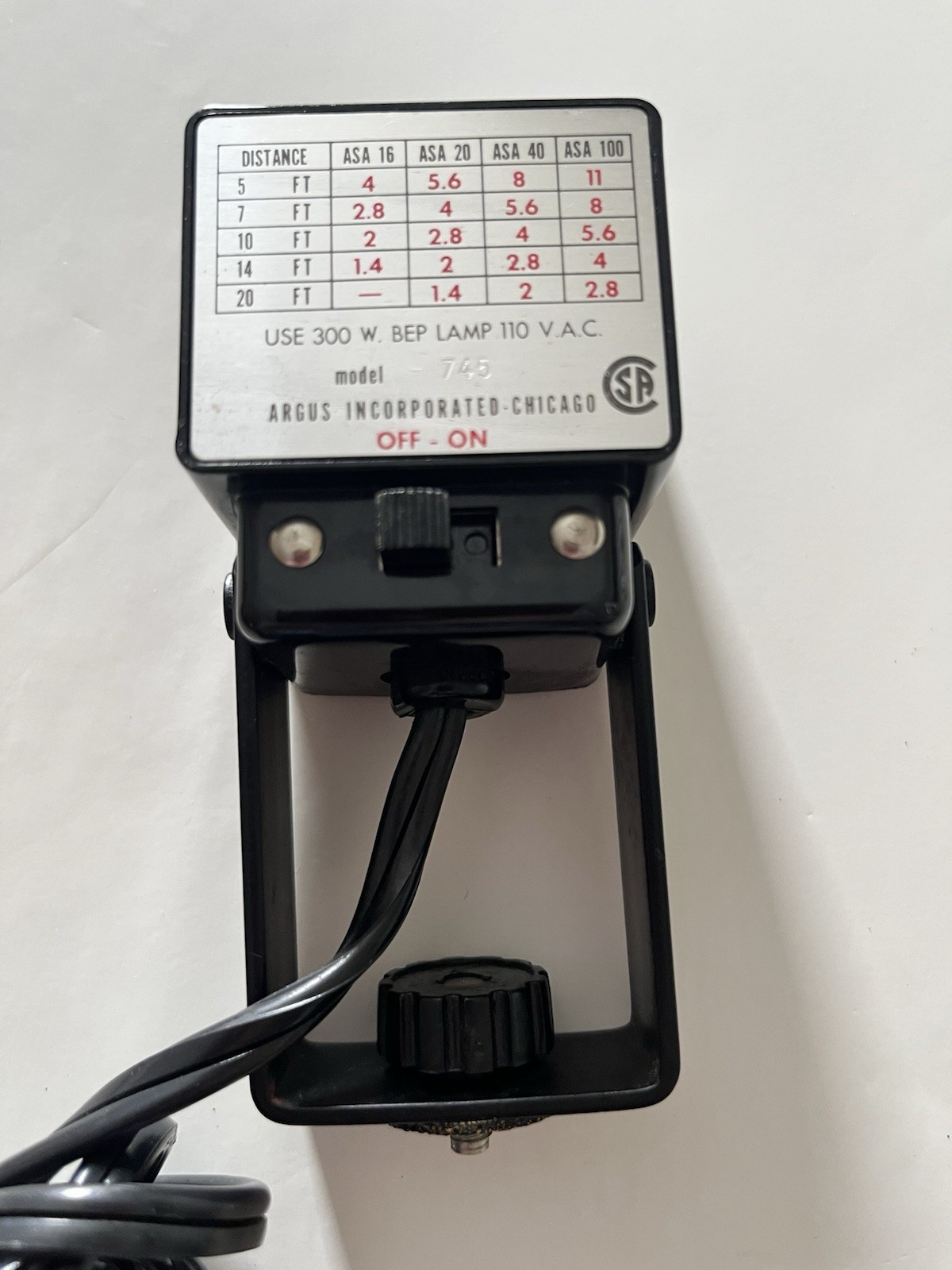 Argus 300W Hot Shoe Mounted Movie Light, Model 745 8mm 16mm Vintage