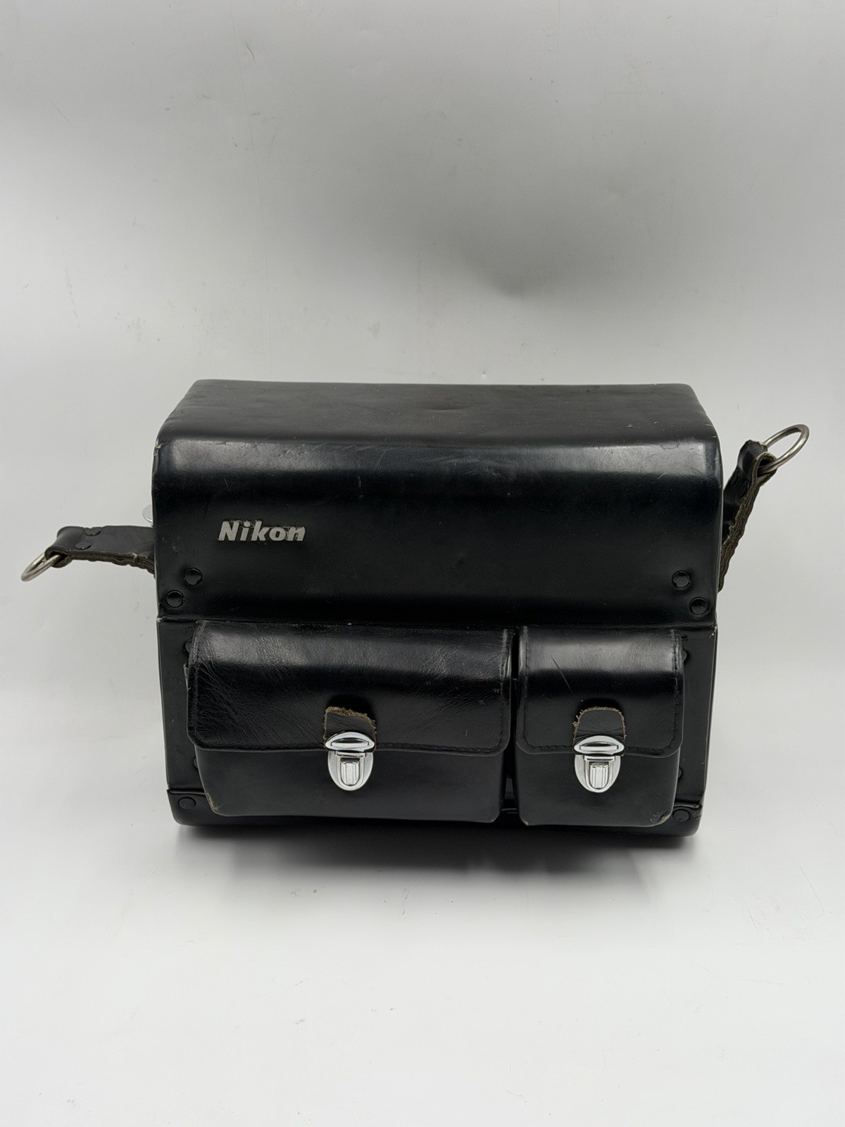 VINTAGE NIKON FB-5 BLACK LEATHER CAMERA CASE WITH BUILT IN LENS HOLDER