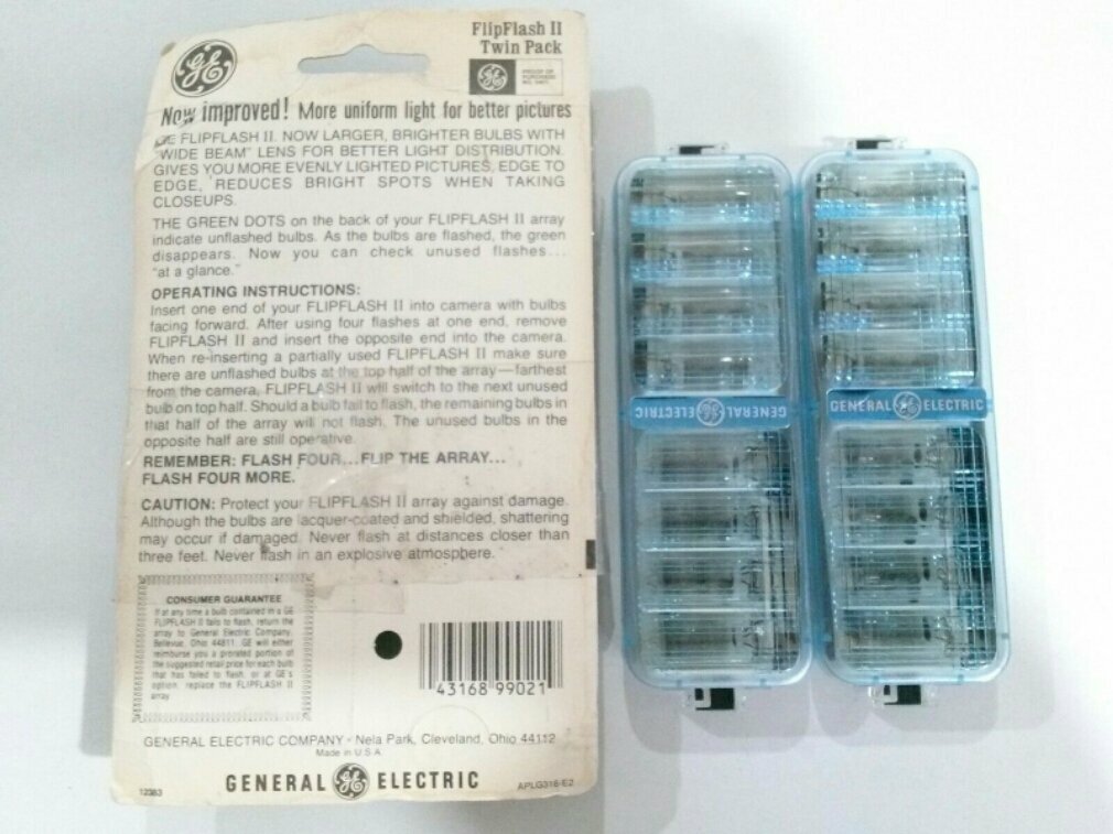 Vintage GE Flip Flash II Twin Pack 2 Arrays 16 Camera Bulbs ADSG316-A2