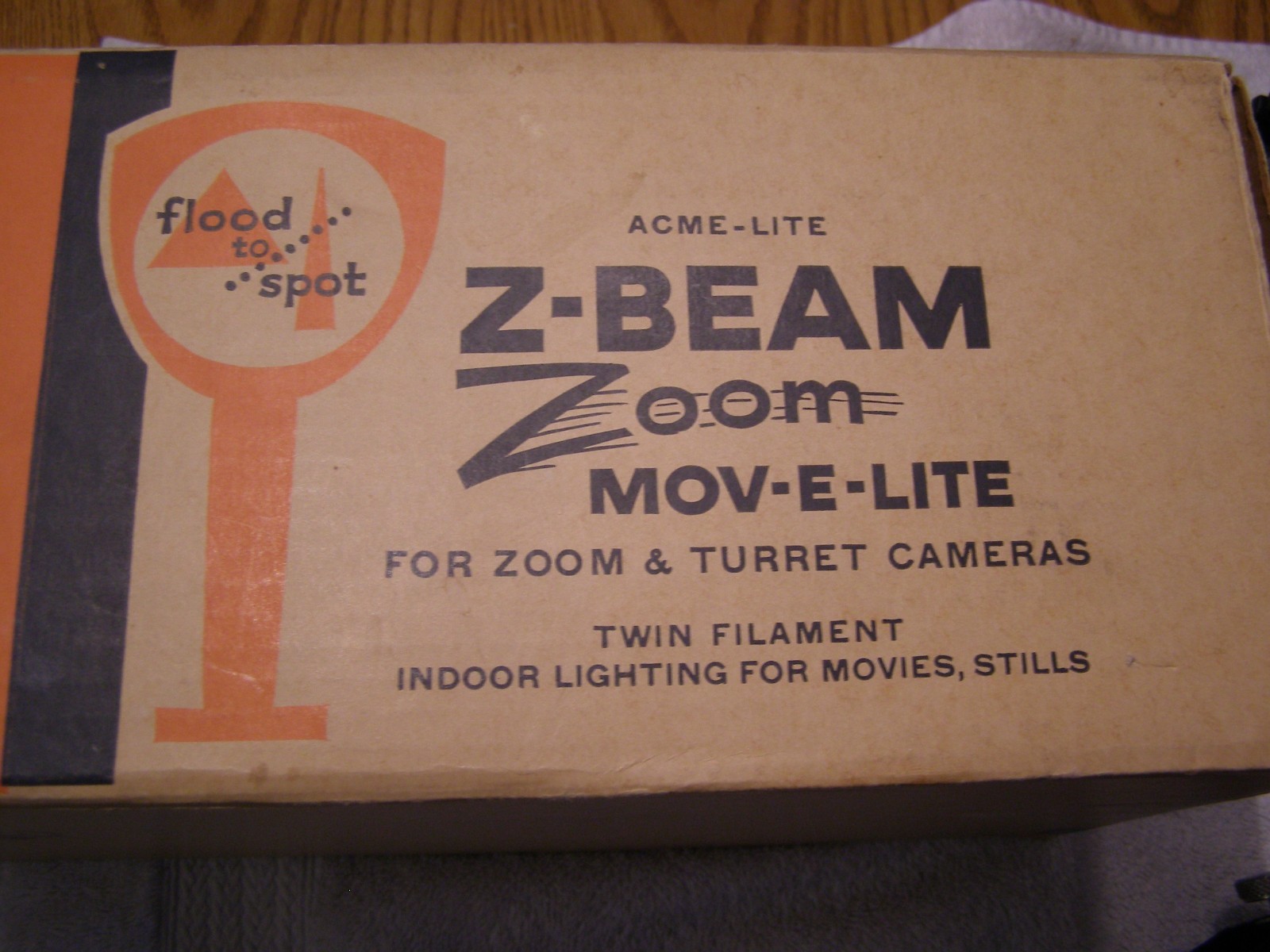 ACME-LITE Z-BEAM MODEL 66 MOV-E-LITE TWIN FILAMENT W/ ORIGINAL BOX