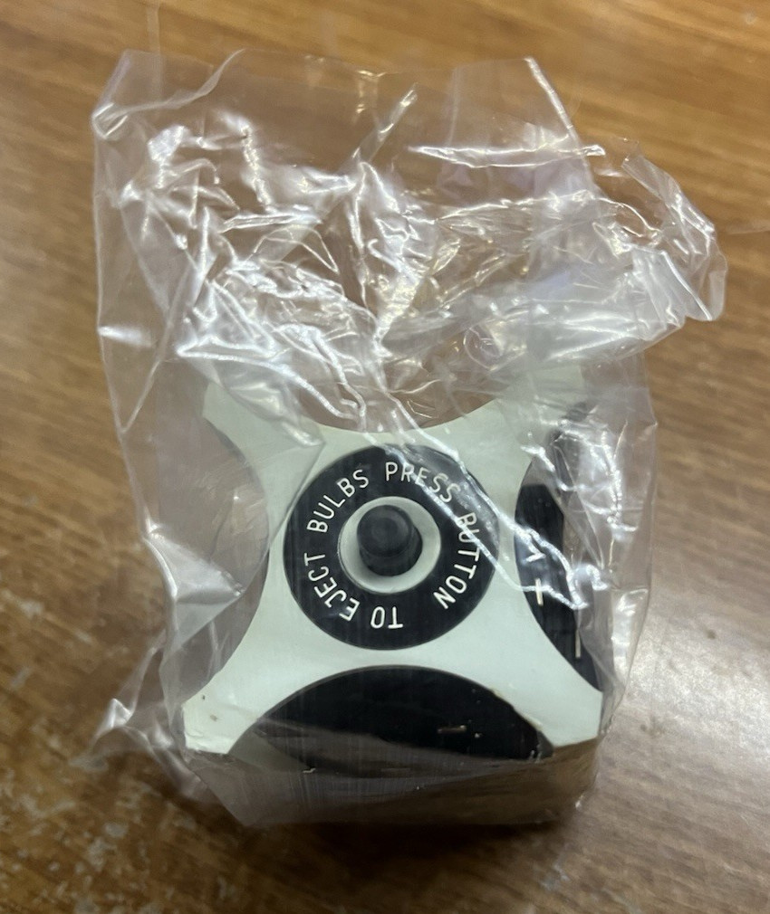 Vintage AMC Model C-4Re-loadable Camera Flash Cube in Original Box