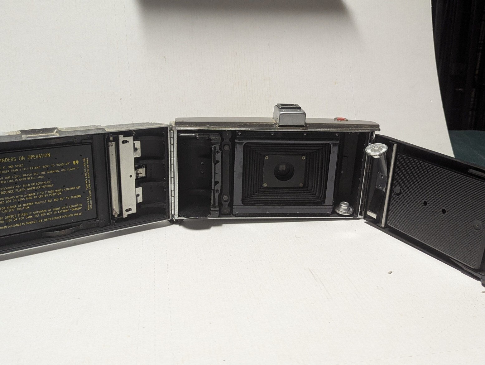 vintage polariod and agfa cameras for display or repair only,untested,dusty