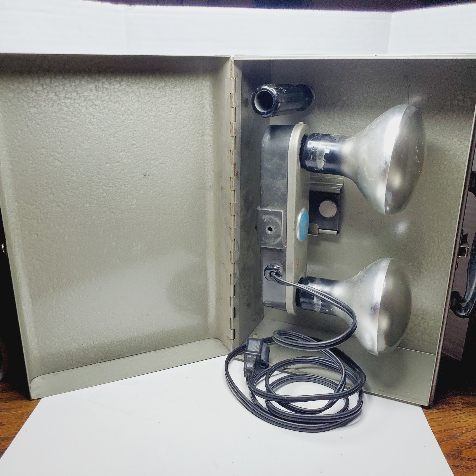 Working Remsel 2 Socket Photo Light Bar With Handle Case 300 Watt Bulbs Included