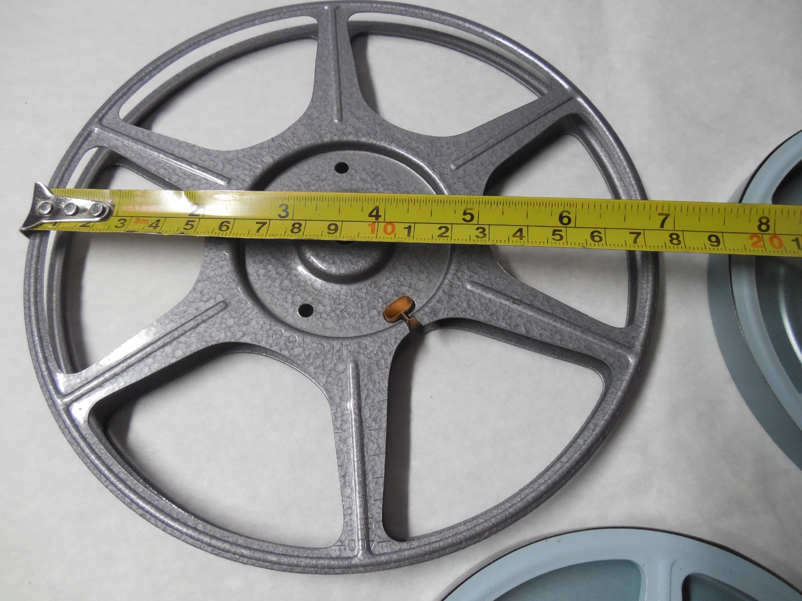 Vintage Lot of 4 Empty 5″ (3) & 7″ (1) 8mm Film Movie Projector Reels with Cans
