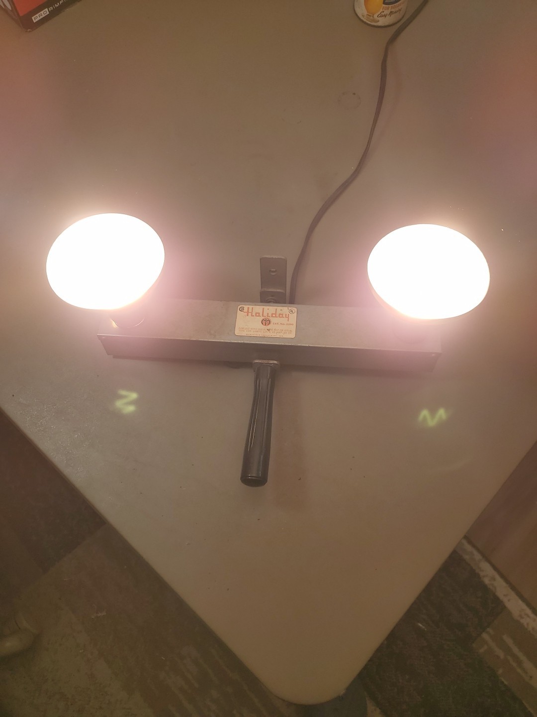 1960s HOLIDAY Electric Camera Movie Filming 2 Bulb Light Bar. Super bright