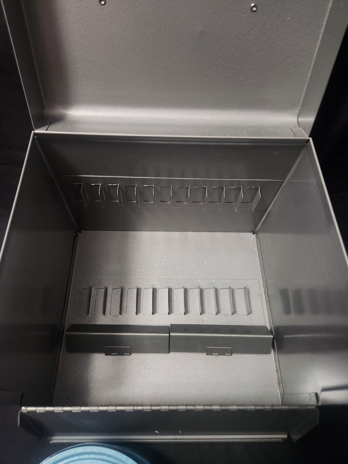 Vintage 8mm Movie Reel Metal Storage Box 12 Slots With Four 8 MM Cases Bruce