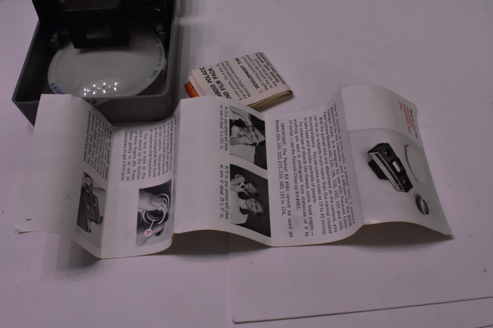 Polaroid portrait kit #581 For Use With Polaroid Color Pack Cameras