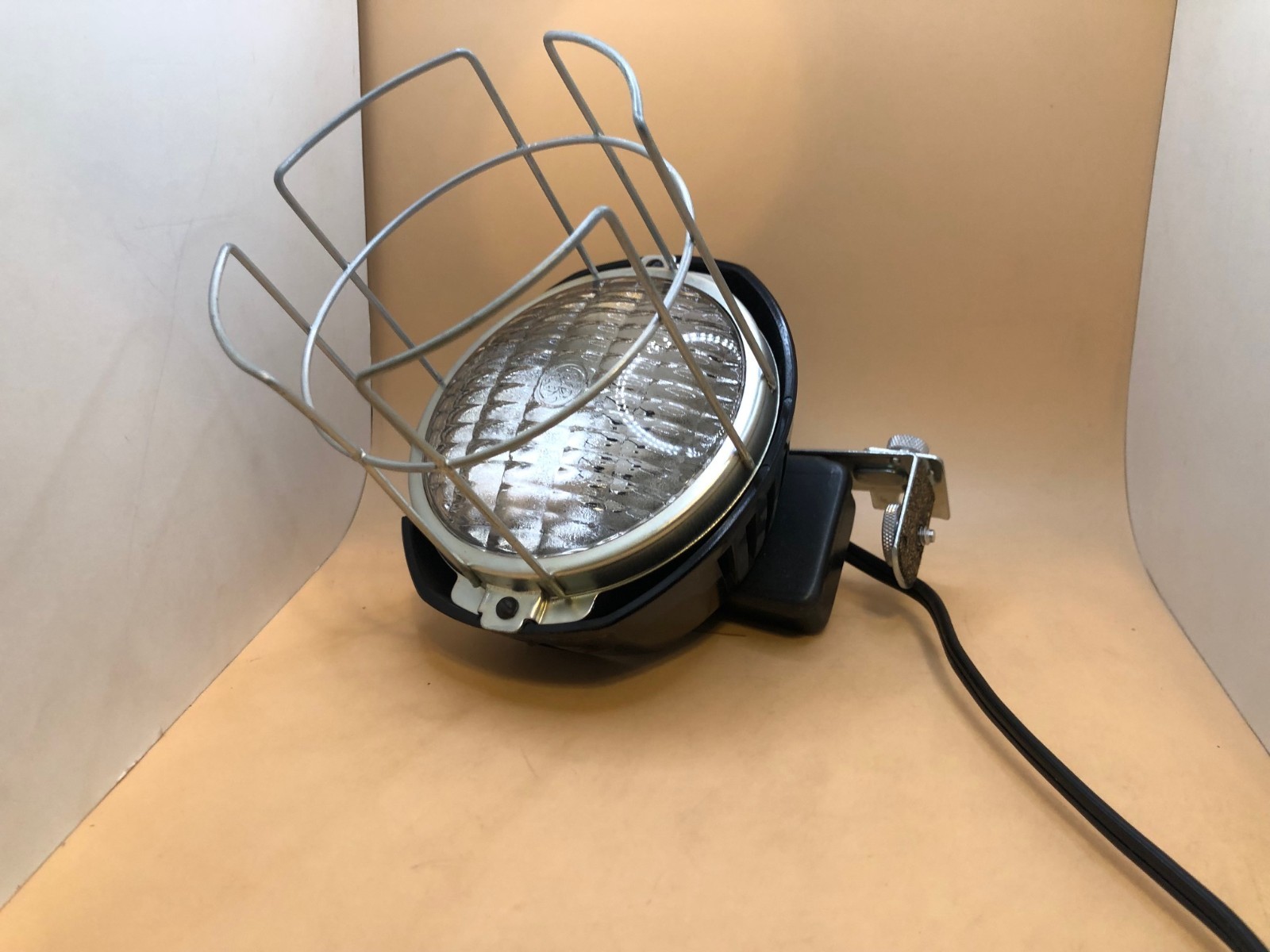 Vintage Acme Lite Sealed Beam Movielite Model 96 Fits Super 8 Cameras 250 Watts
