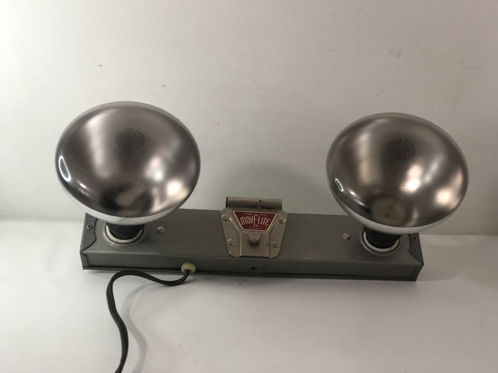ACME MOV-E-LITE Movie Lighting Bar – 2 Bulb – Tested – Metal Case Grip