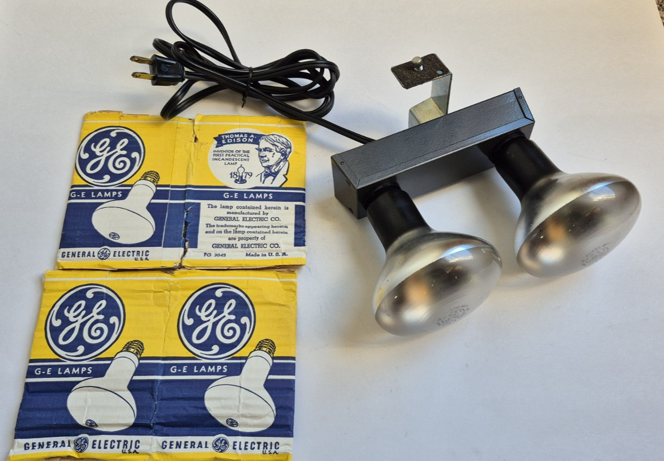 Vintage 2 Bulb Movie Film Light, Model 2500, WORKS