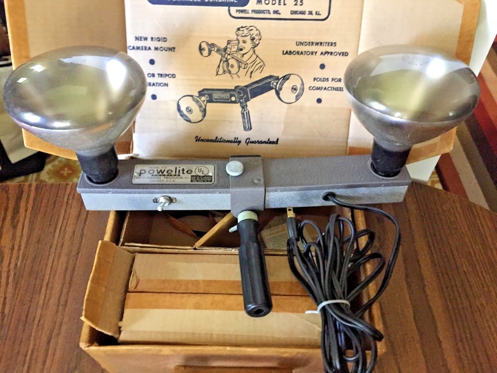 Vnt POWELITE FOLDING LIGHT BAR MODEL 25 CAMERA & TRIPOD MOUNT or HANDHELD w/BOX