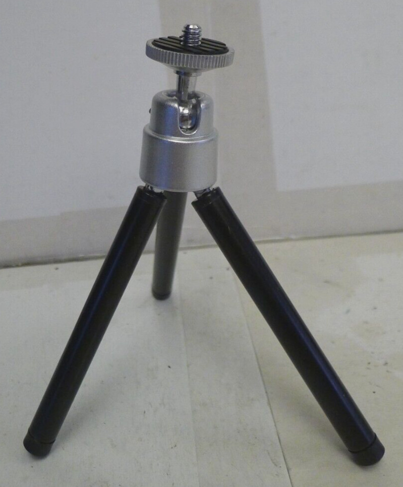 Compact Portable Table Top Adjustable Tripod 5 1/2″ to 7 3/4″ w/Ball Head – Used