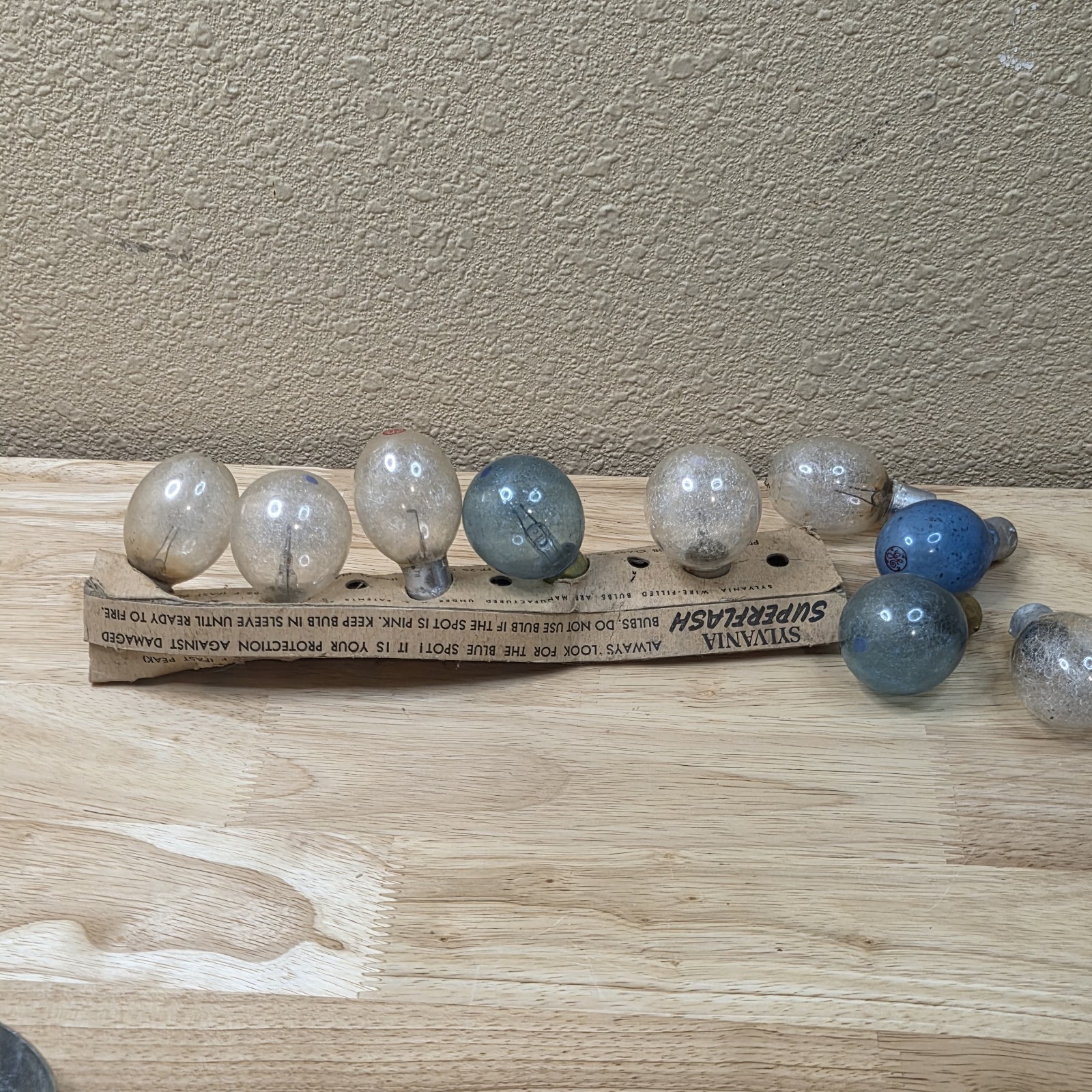 “AS IS” Vintage Photography Parts Lot: Bulbs, Camerette, FlashCubes, Kodak