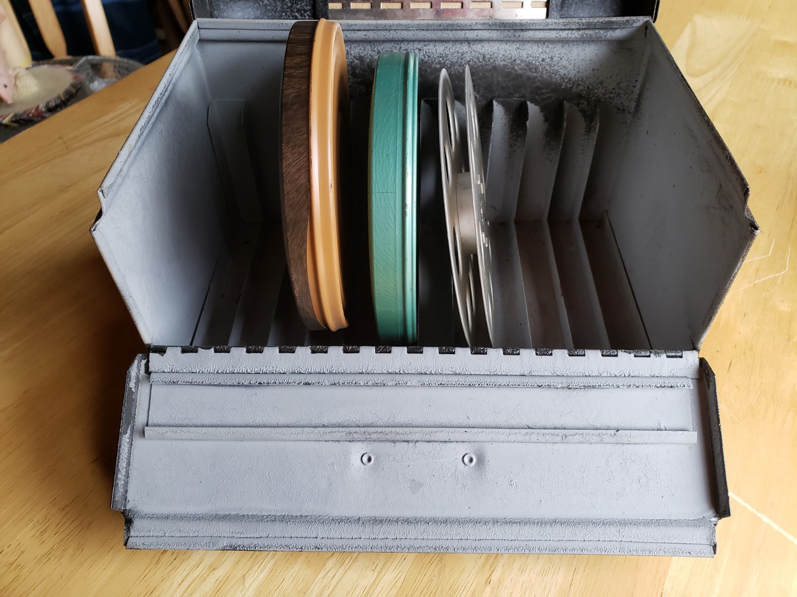 12 Slot S-K Tools 8mm 5″ Dia metal carry case plus reels