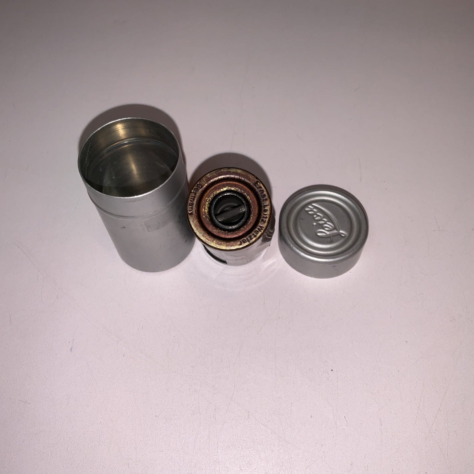 Vintage Leica Leitz Wetzlar Germany Reloadable 35mm Film Cassette w/ Metal Case