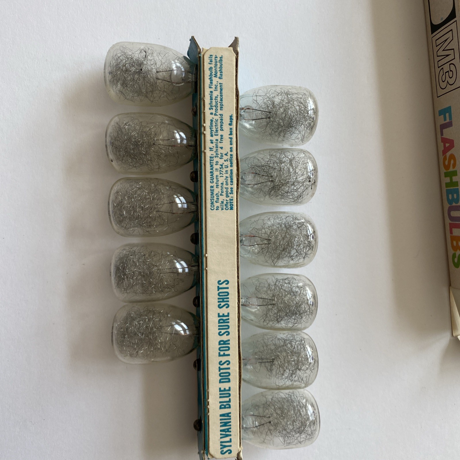 Vintage Sylvania Blue Dot Flashbulbs M3 Packs Of 11 Flashbulbs Bulbs 1 used