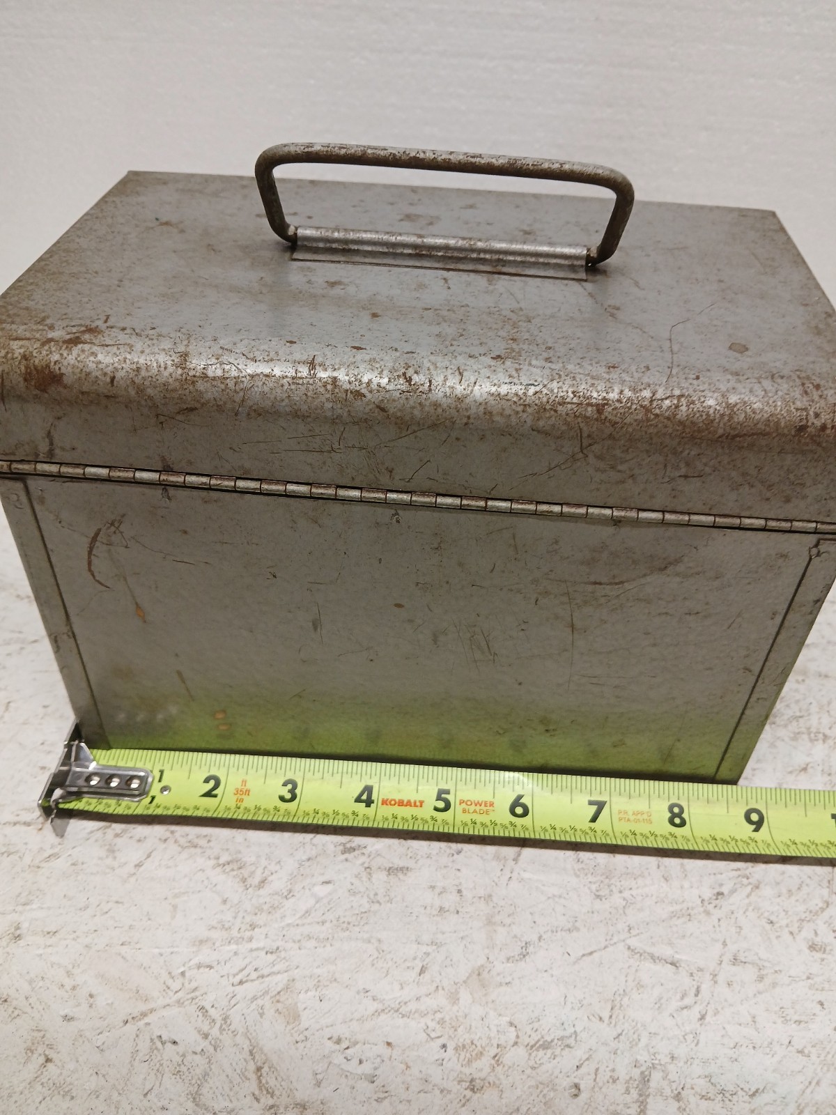 Vintage Metal 8mm Film Chest 12 Slot Storage Box w/ 8 Reels & 1 Home Movie