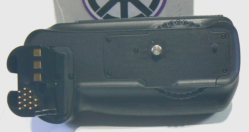 Nikon MB-D200 Multi Power Battery Pack Grip with Battery Tray BB