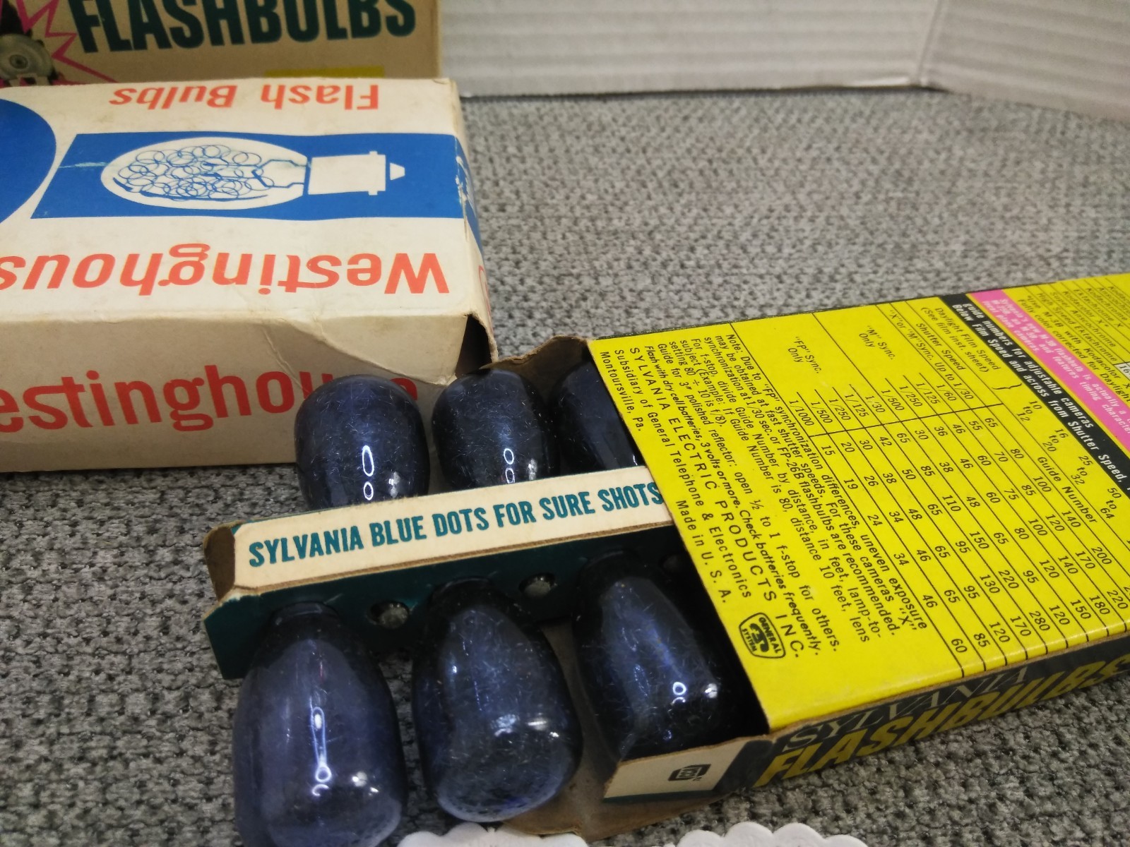 Sylvania Blue Dot M3B, M3 Flashbulbs 12 Blue Bulbs EA & WESTINGHOUSE #5 6 BULB