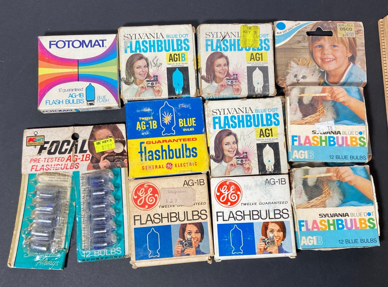 Lot Of Vtg AG1B Flash Bulbs Retro Photography Polaroid Kodak Blue + White
