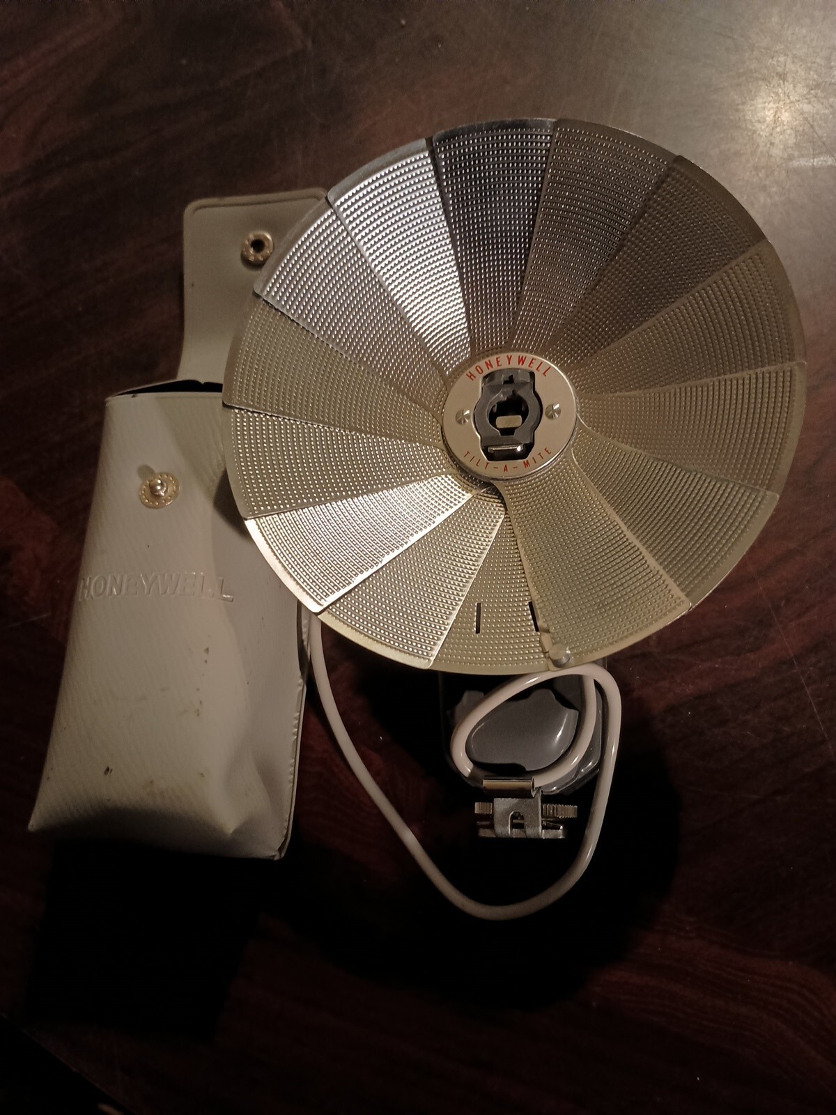 VTG Antique Honeywell Tilt-A-Mite Flash Made in Japan Camera and Timer