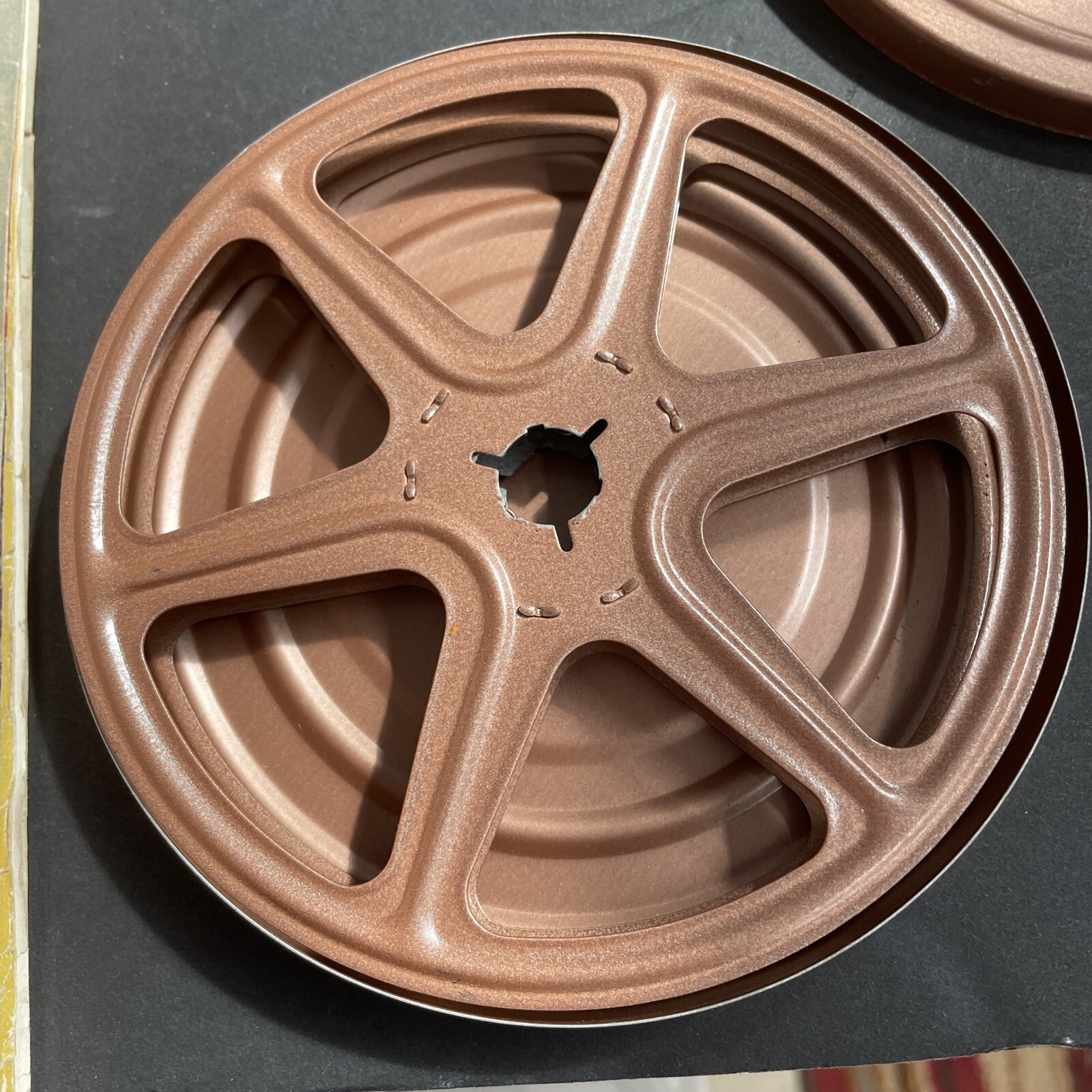 Dual 8mm 400ft (5in) Metal Film Reel and Canister Can