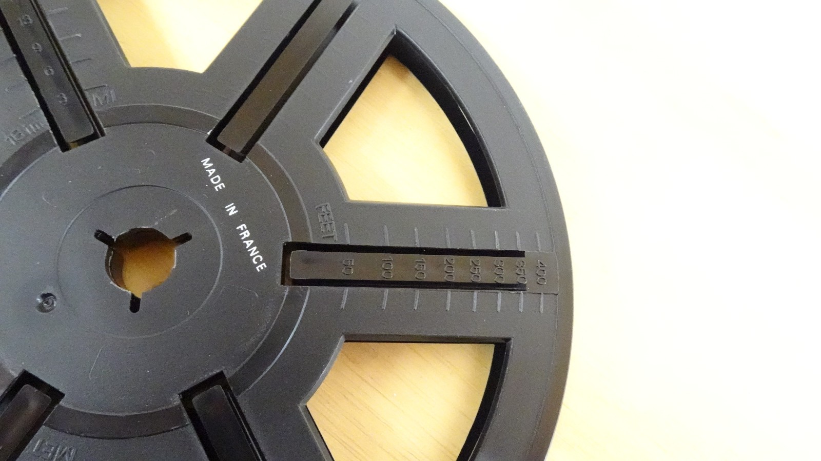 Sten Super 8 & 8mm Movie Reel, 400ft/120m Empty Reel w/ Storage Case