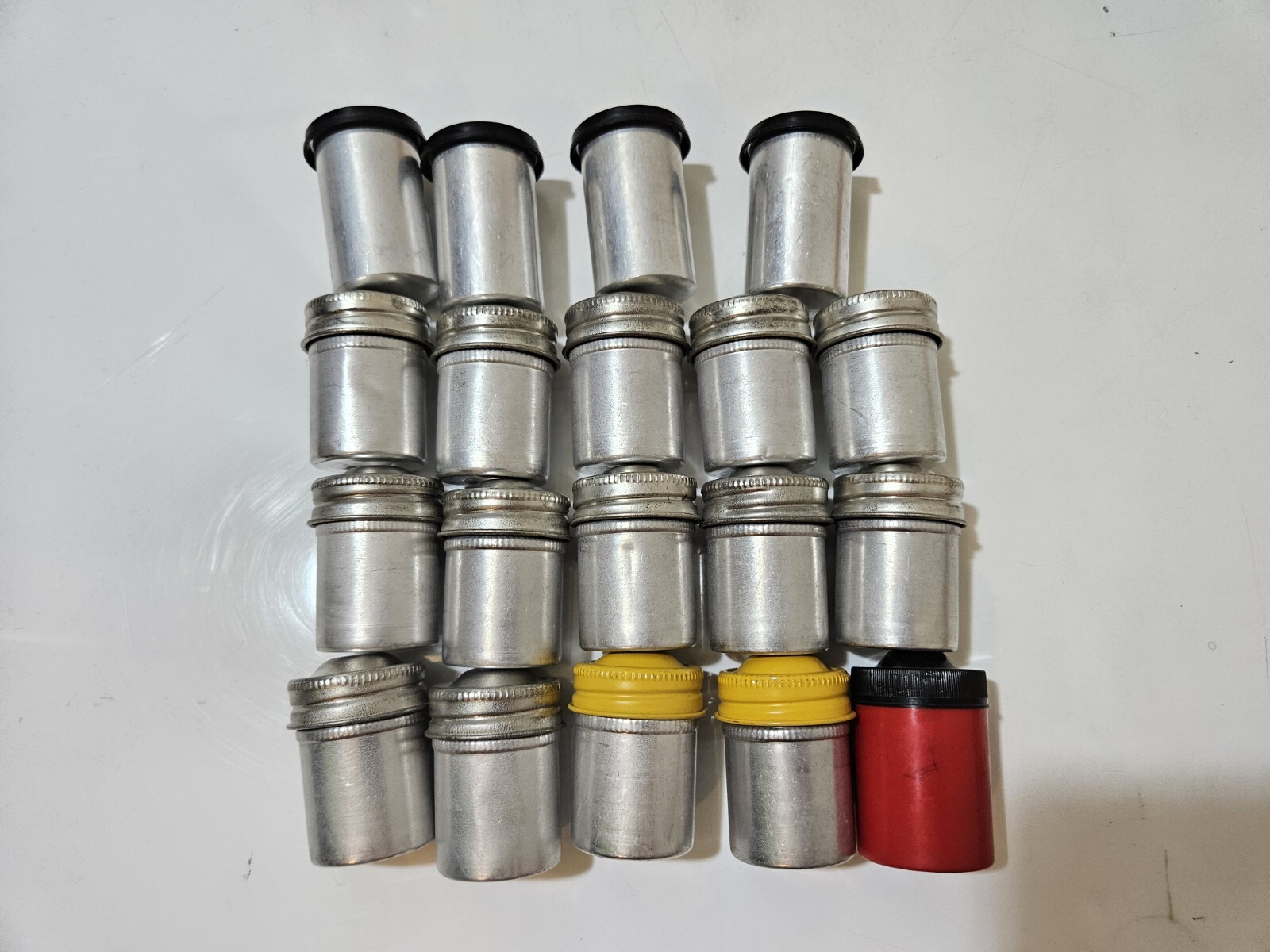 19 Tin Film Canisters Lot 4 W/ Plastic Press Lids 15 W/ Screw Cap Tops VTG 35mm
