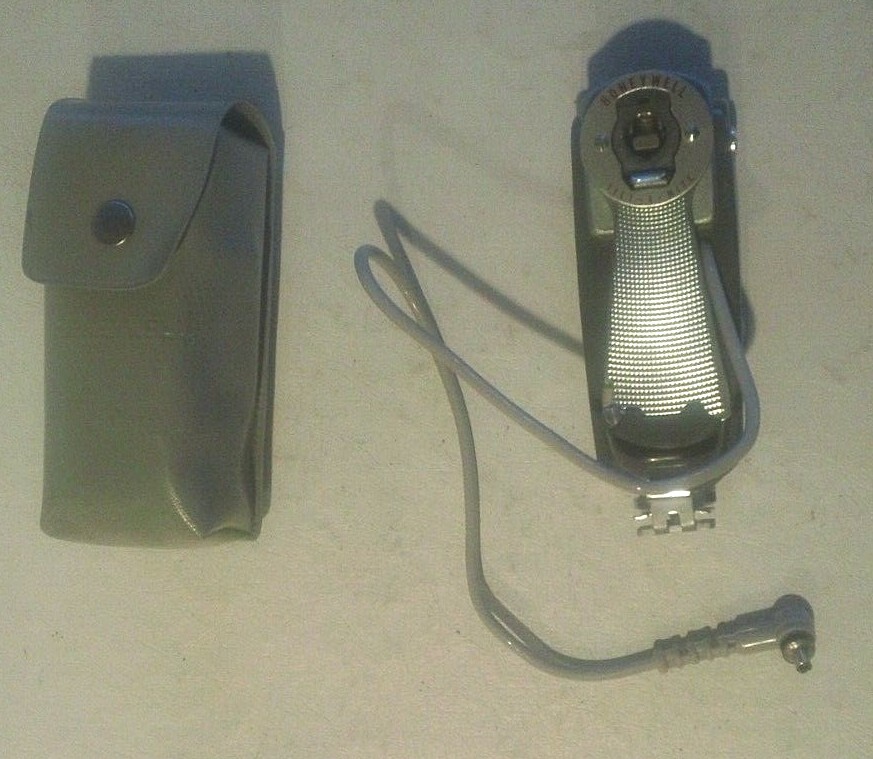 Vintage Honeywell Tilt-A-Mite Folding Fan Camera Flash + Instructions – Not Test