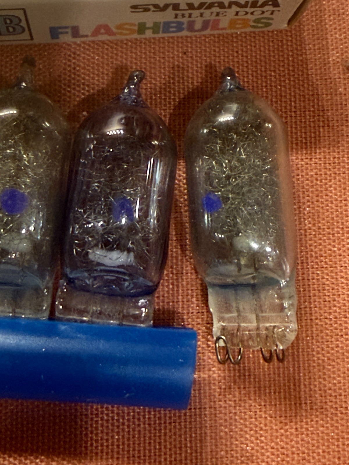 Vintage Sylvania Blue Dot Flashbulbs AG1B Camera Bulbs (19) Bulbs 1 Full box