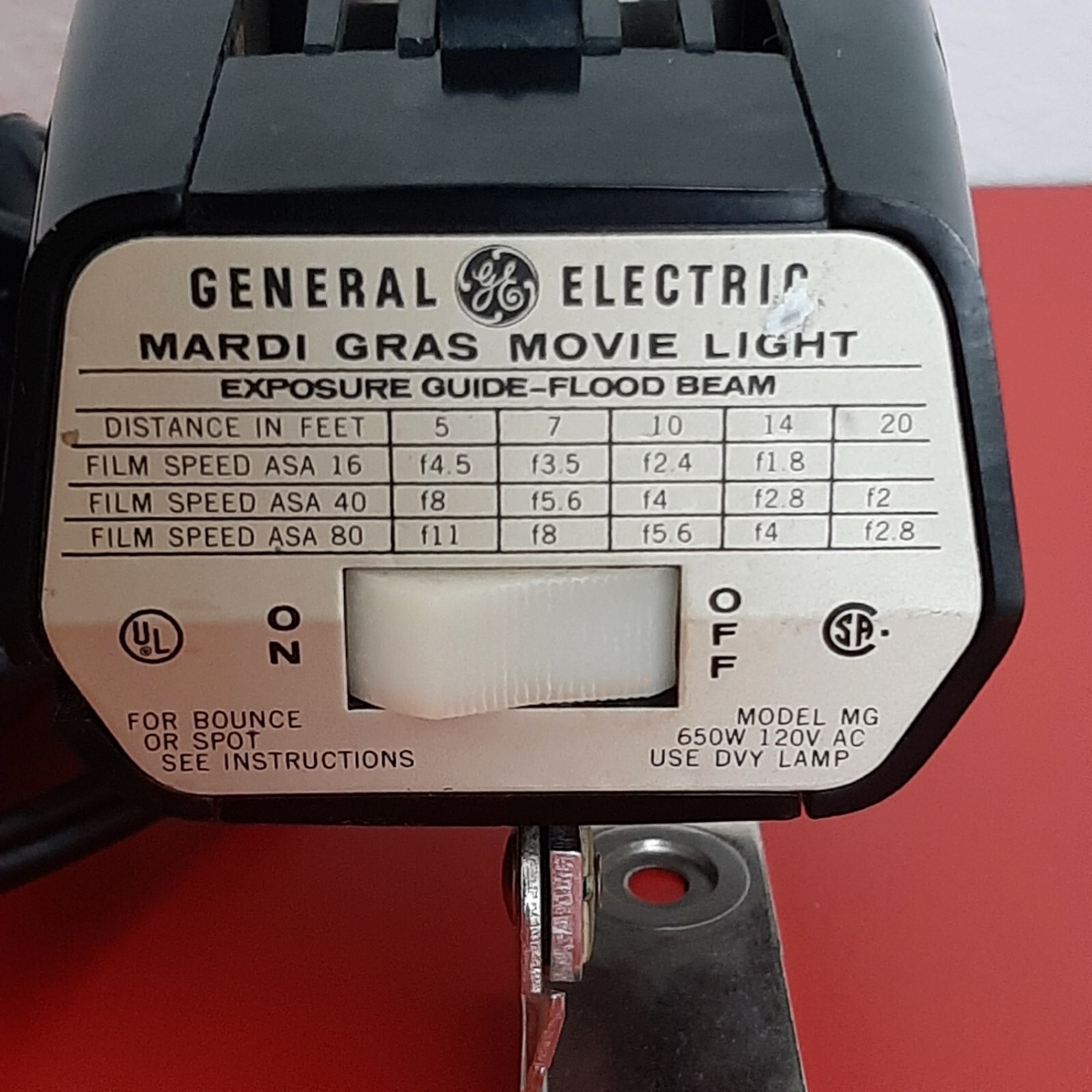 Vtg GE Mardi Gras Flood Beam Movie Light Model MG 650w tested working bulb