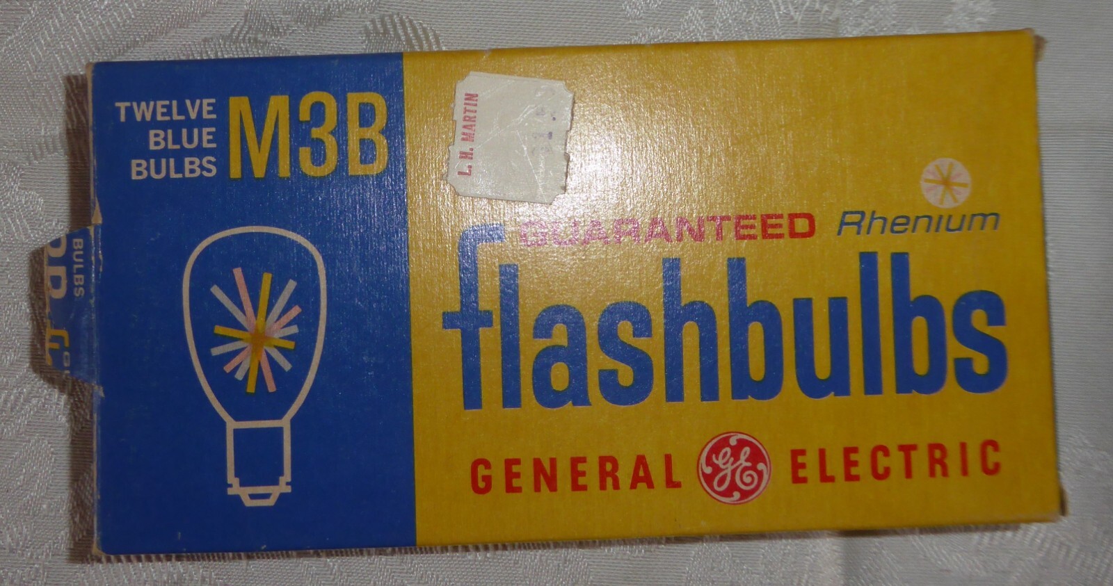 Vintage Lot of 11 General Electric M 3B Flashbulbs