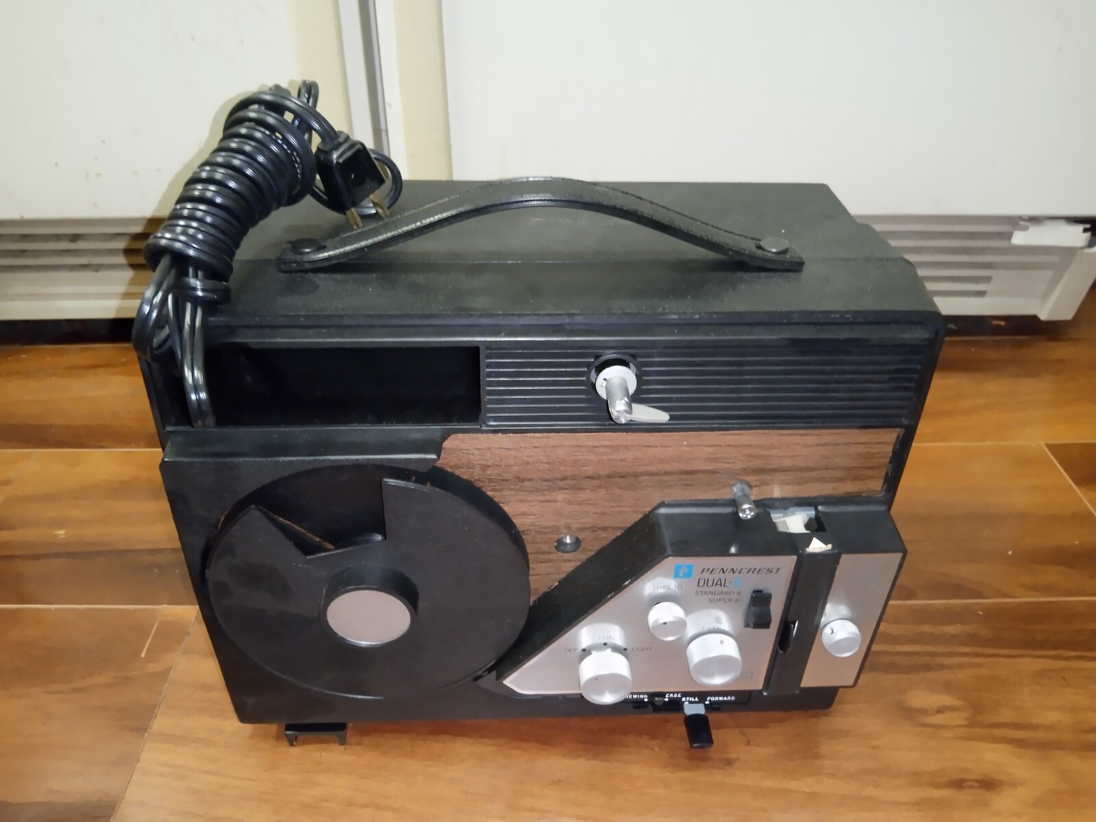 PENNCREST DUAL 8 8mm VINTAGE REEL PLAYER PROJECTOR STANDARD 8 SUPER 8 MODEL C-2