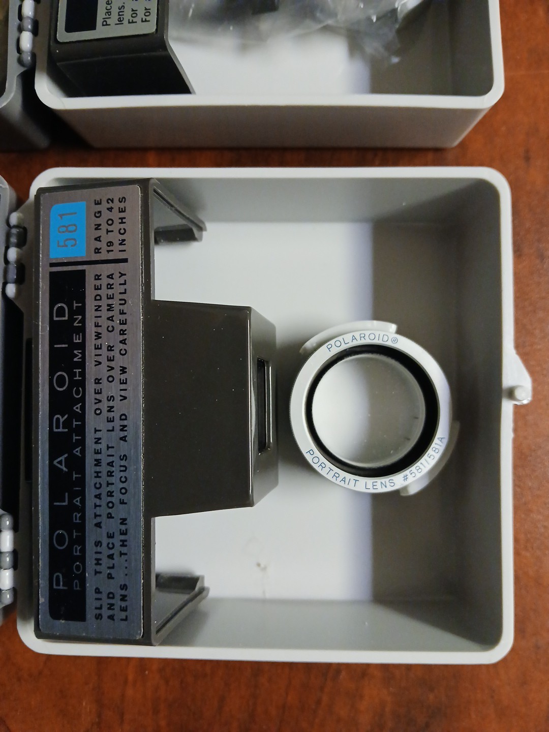 Vtg. Polaroid Automatic 250 Land Camera Portrait Kit # 581 + Close-up Kit # 583
